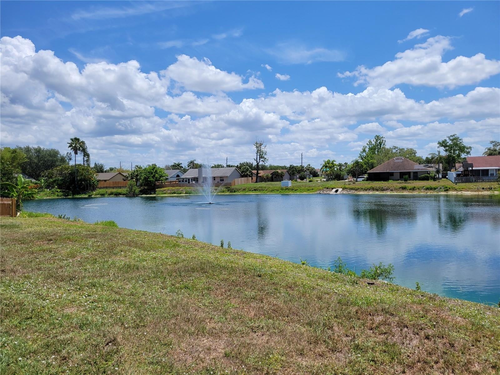 3538 65 Avenue Cir, Sarasota, FL 34243 photo