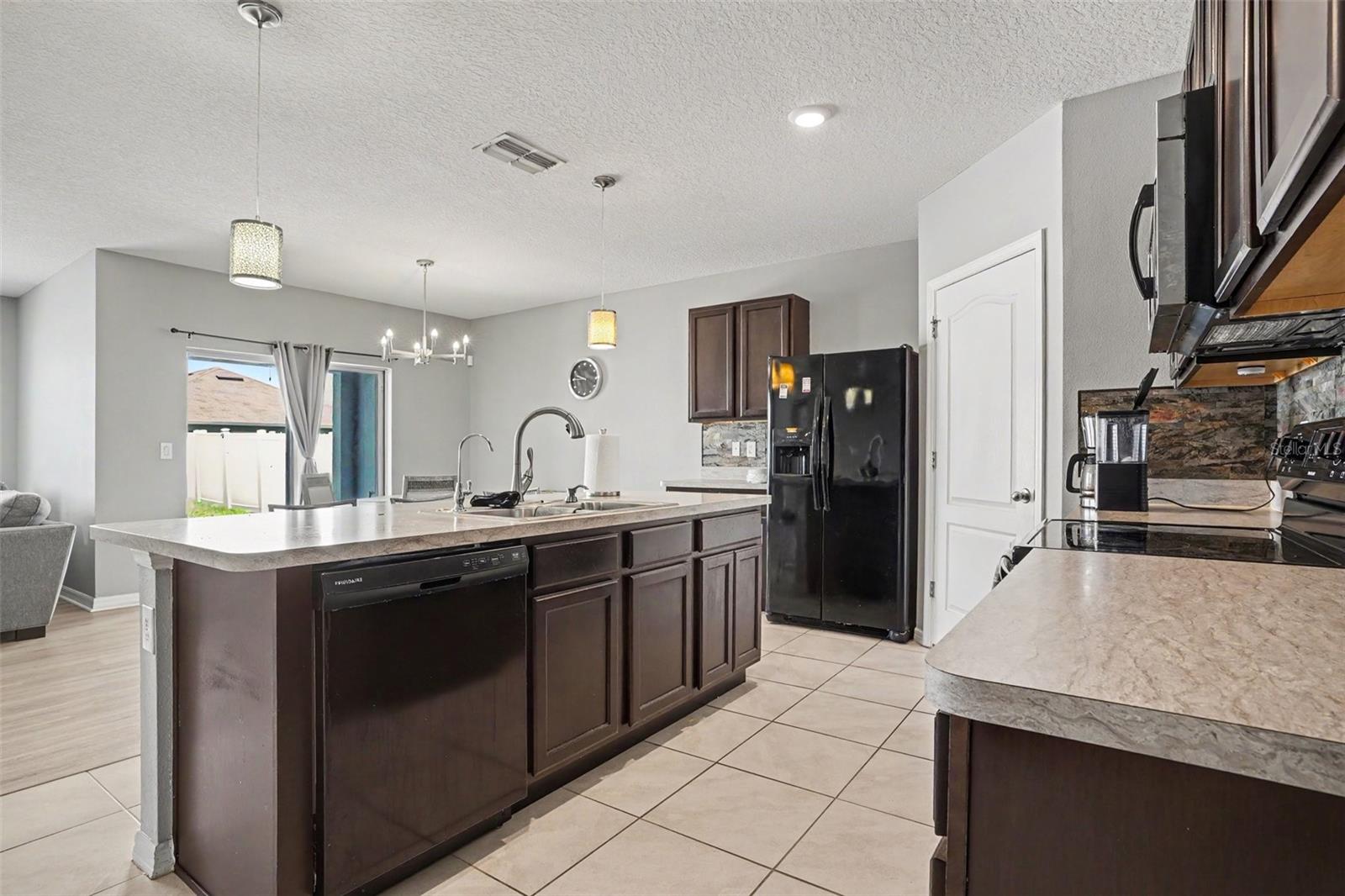 911 Waterville Dr, Auburndale, FL 33823 photo