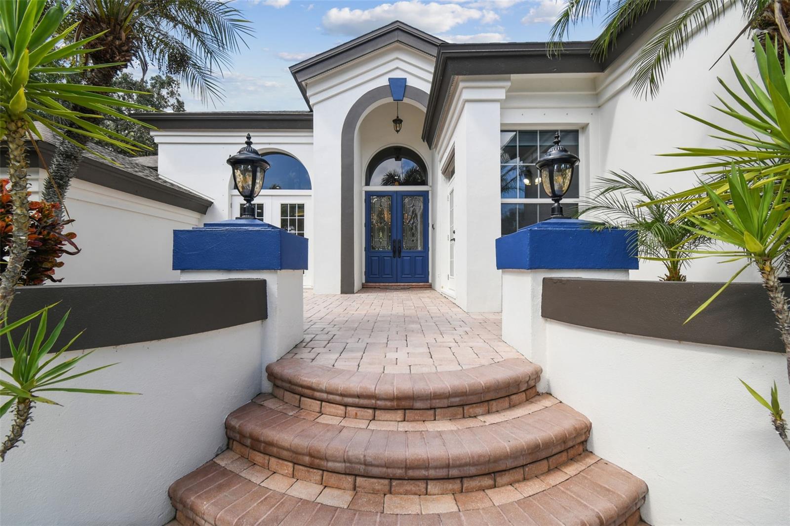 1705 Meyers Cove Dr, Tarpon Springs, FL 34689 photo
