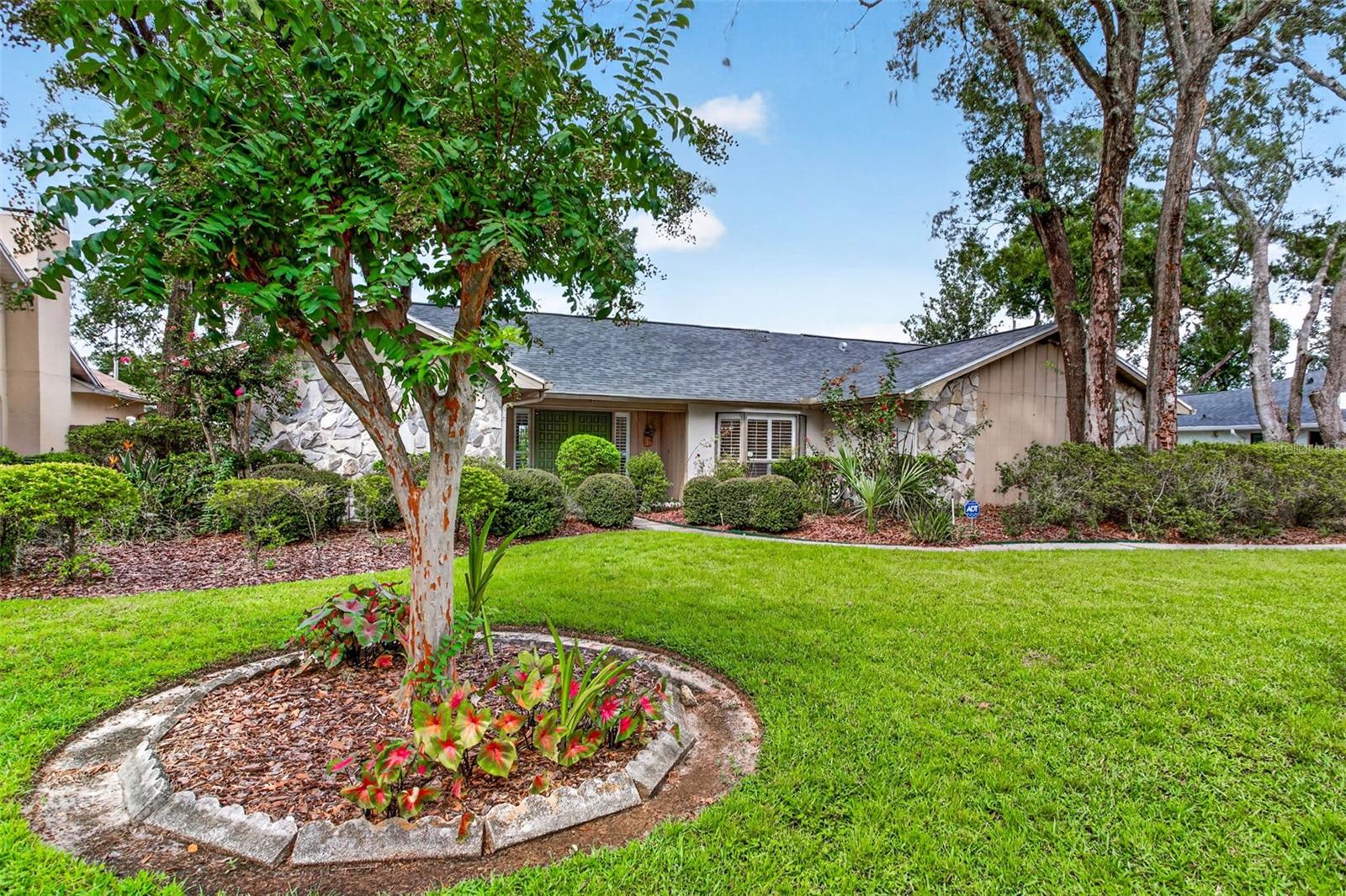 6328 Queensway Dr, Temple Terrace, FL 33617