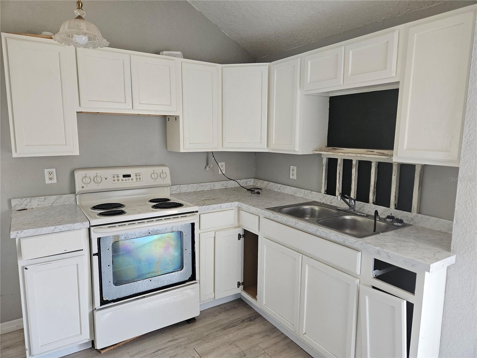 2220 20 St, Saint Petersburg, FL 33712 photo