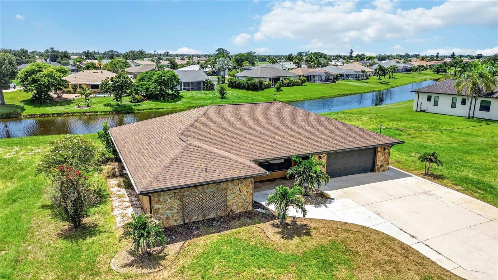 166 Mark Twain Ln, Rotonda West, FL 33947