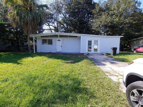 Single Family Residence in GAINESVILLE FL 2904 NE 11TH TERRACE.jpg