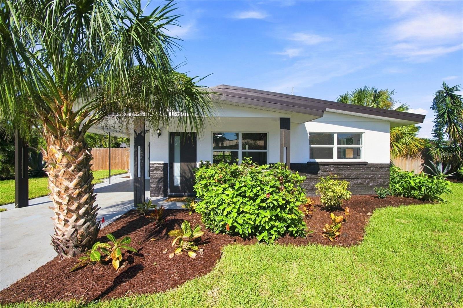 1204 65 St, Bradenton, FL 34209