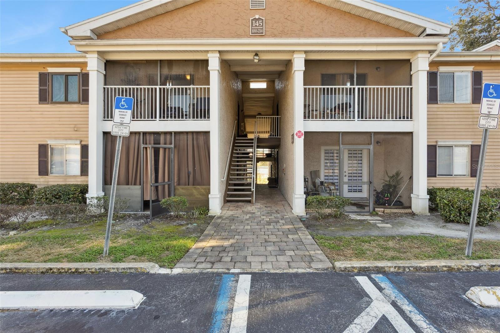 145 Pearl Lake Cswy, Altamonte Springs, FL 32714