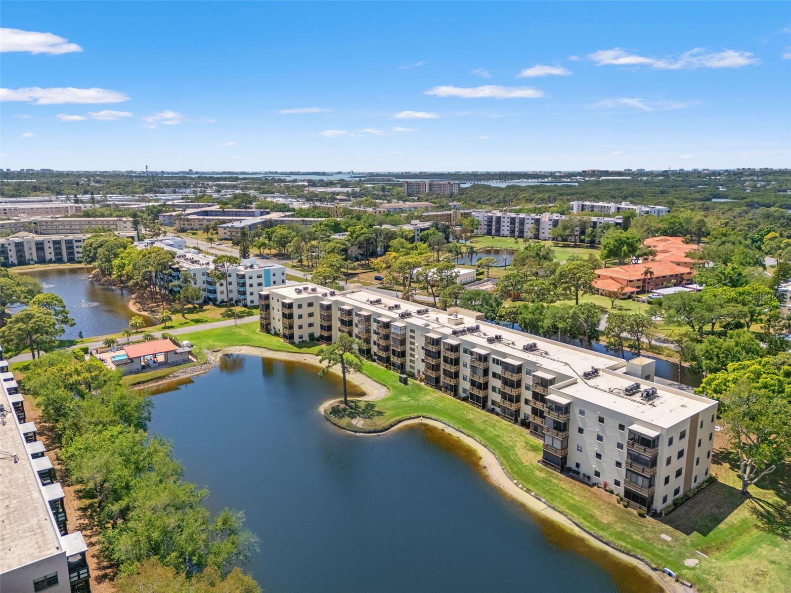 6070 80 St #410, Saint Petersburg, FL 33709 photo
