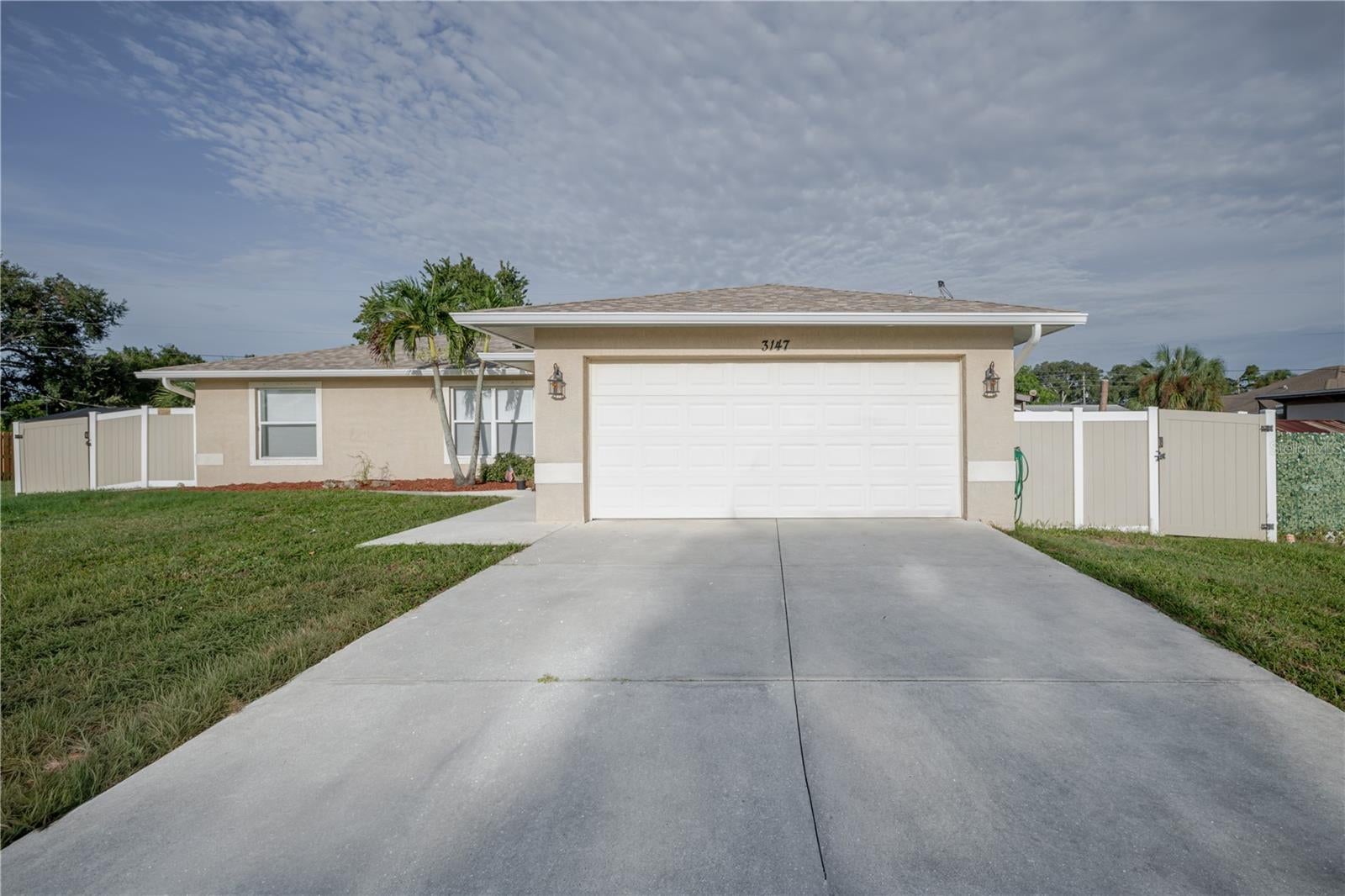 3147 Lobelia Rd, Venice, FL 34293 photo