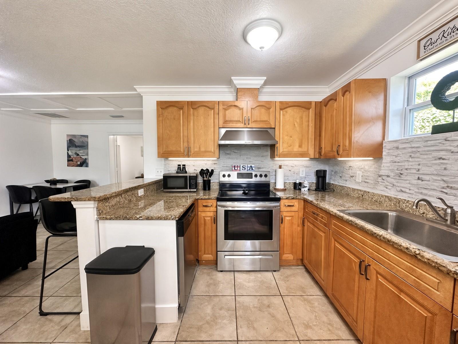 6508 N Glen Ave, Tampa, FL 33614 photo