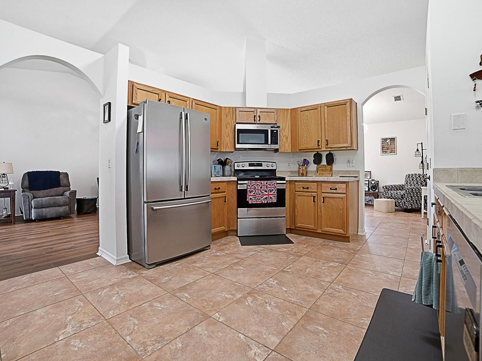 3851 Manor Oaks Ct, Leesburg, FL 34748 photo