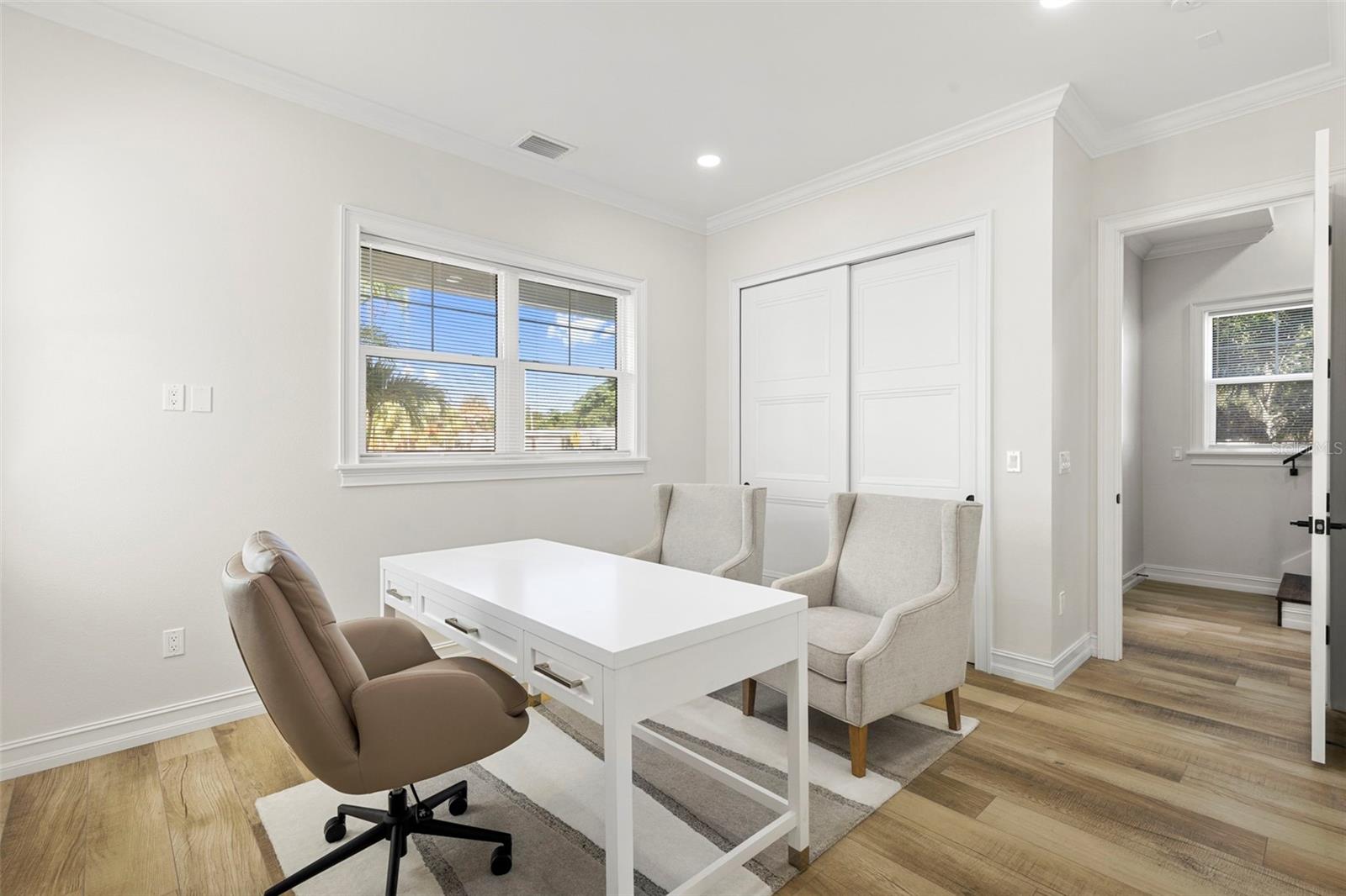 3839 71 St, Saint Petersburg, FL 33709 photo