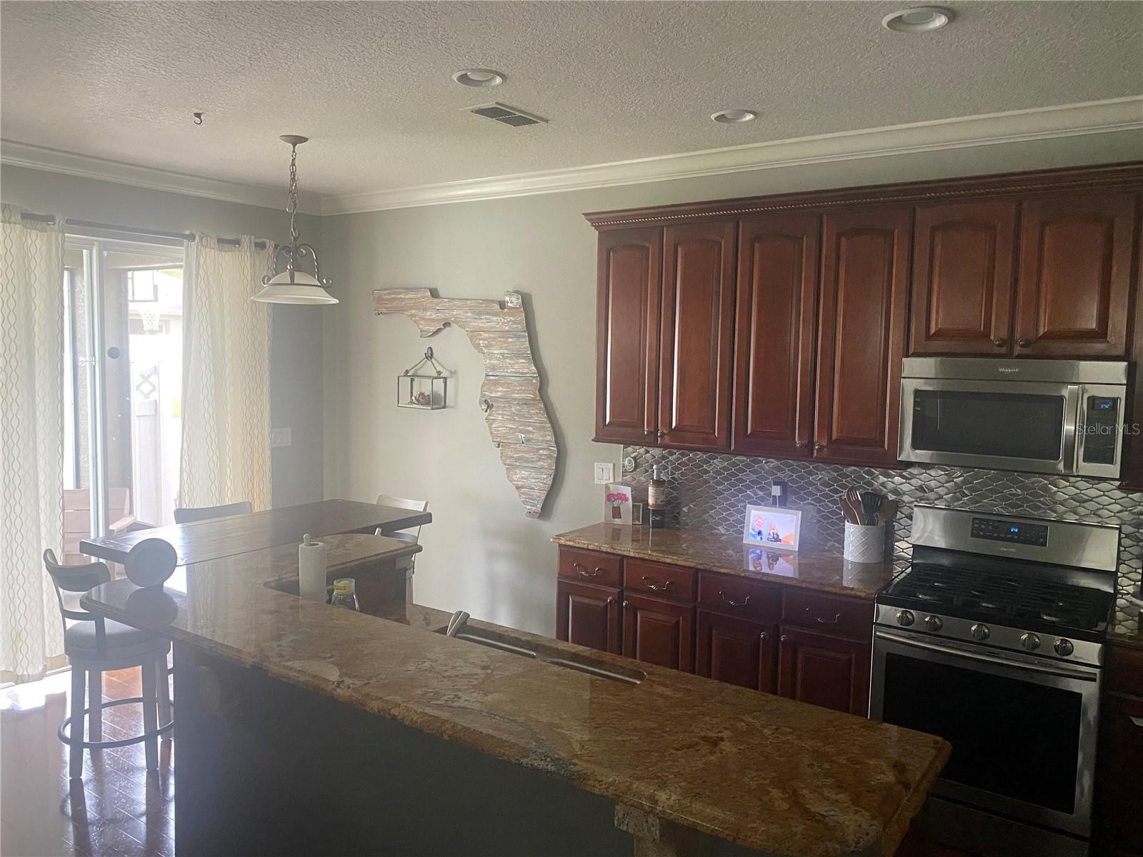108 W Lake Victoria Cir, Deland, FL 32724 photo