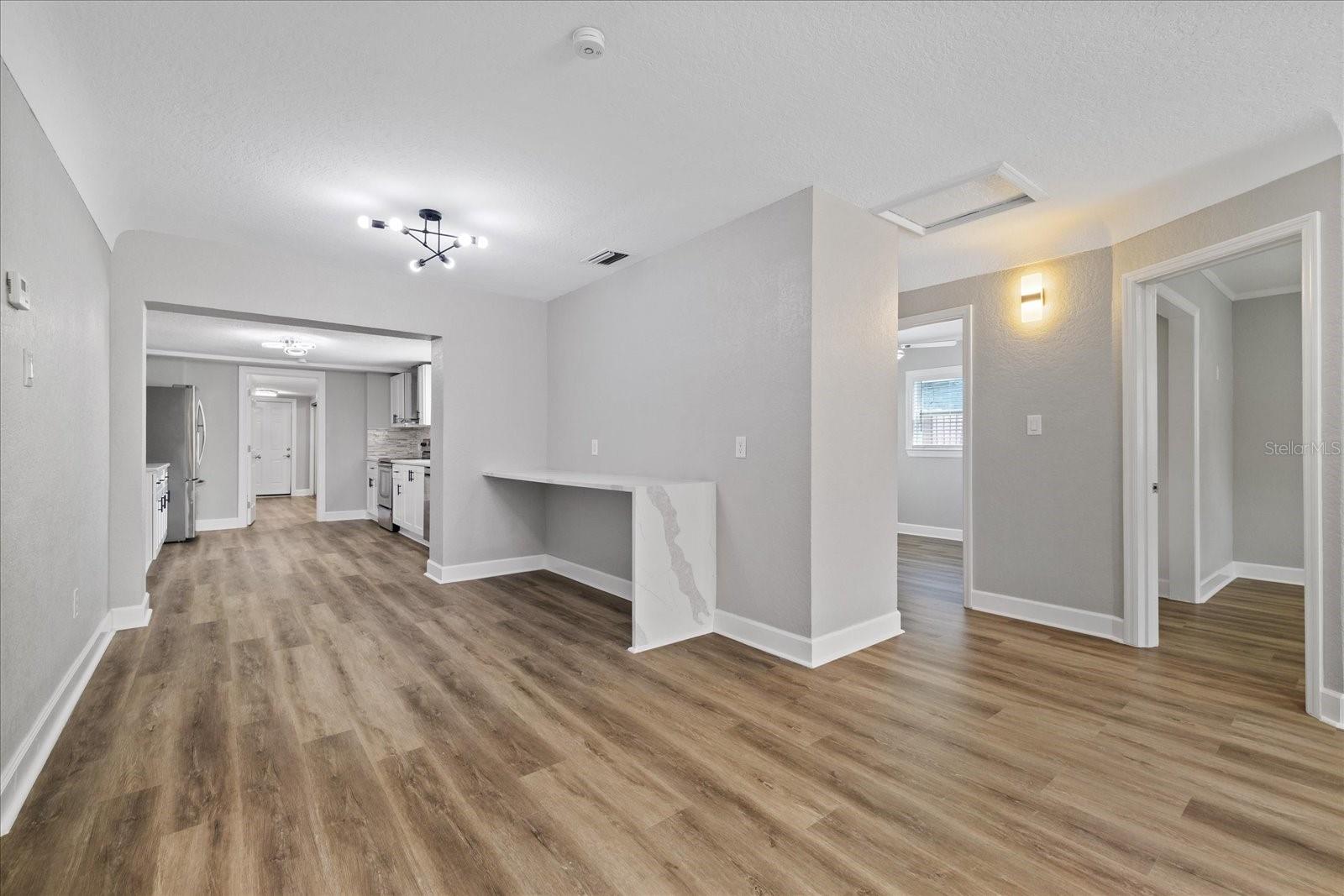 4053 31 St, Saint Petersburg, FL 33714 photo