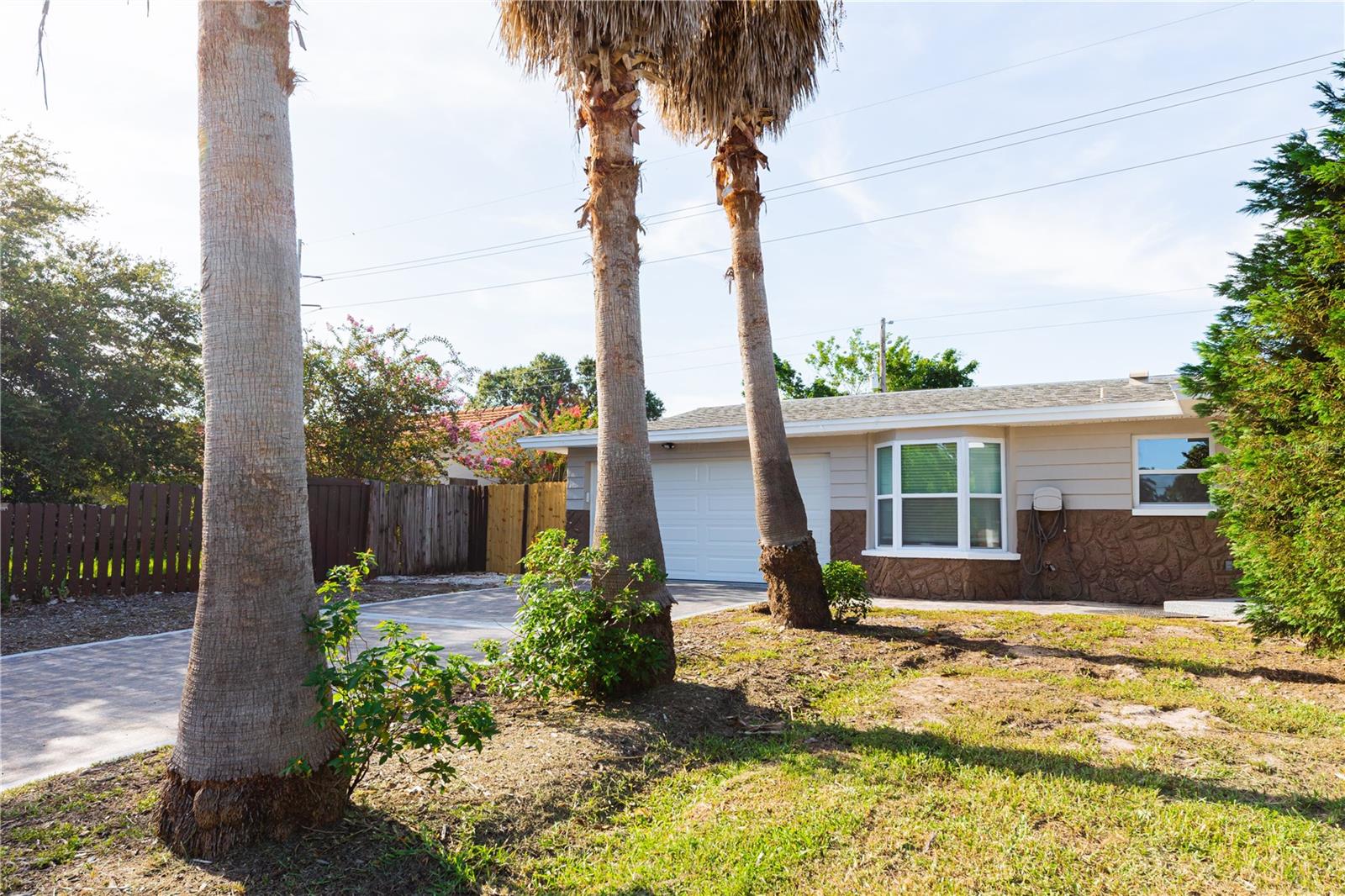 1574 Souvenir Dr, Clearwater, FL 33755 photo