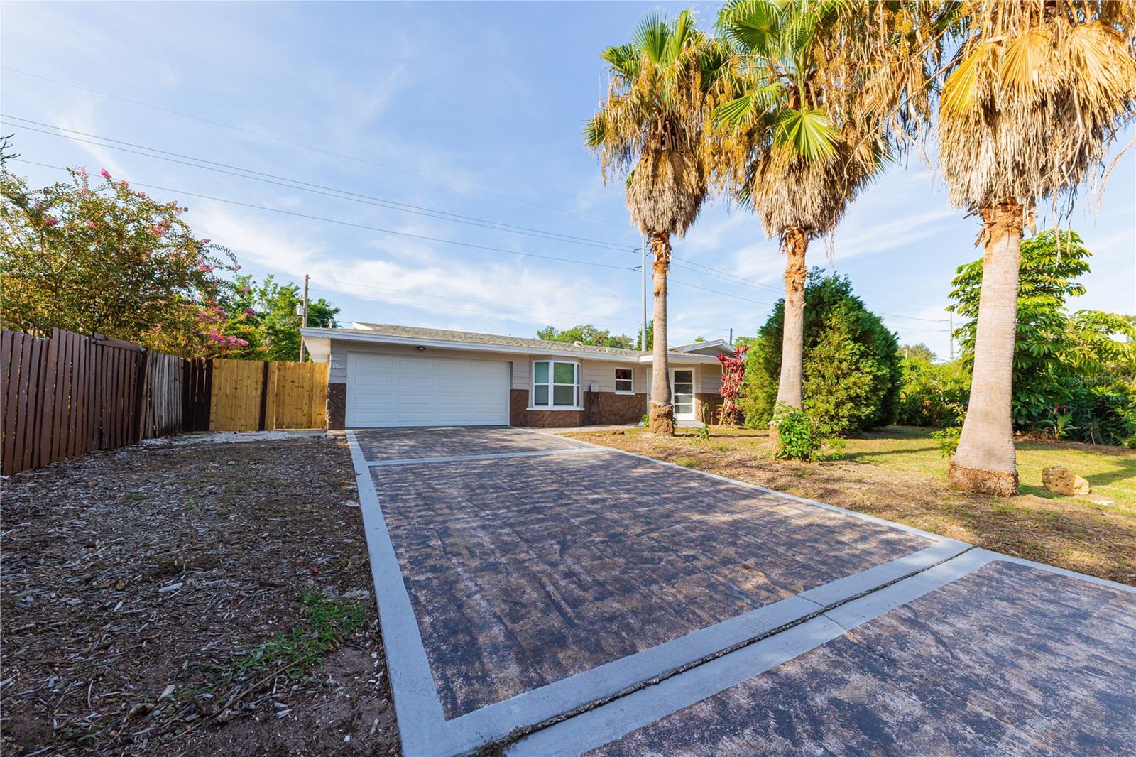 1574 Souvenir Dr, Clearwater, FL 33755 photo