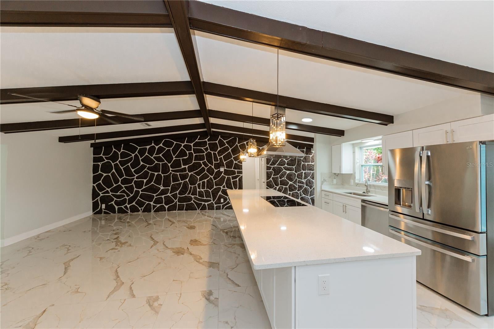 1574 Souvenir Dr, Clearwater, FL 33755 photo