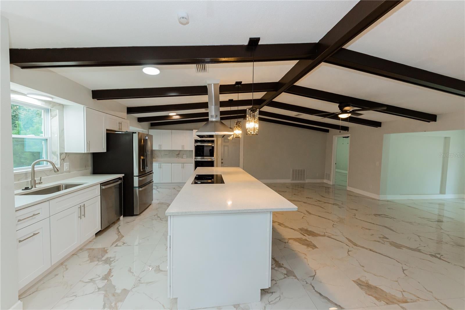 1574 Souvenir Dr, Clearwater, FL 33755 photo
