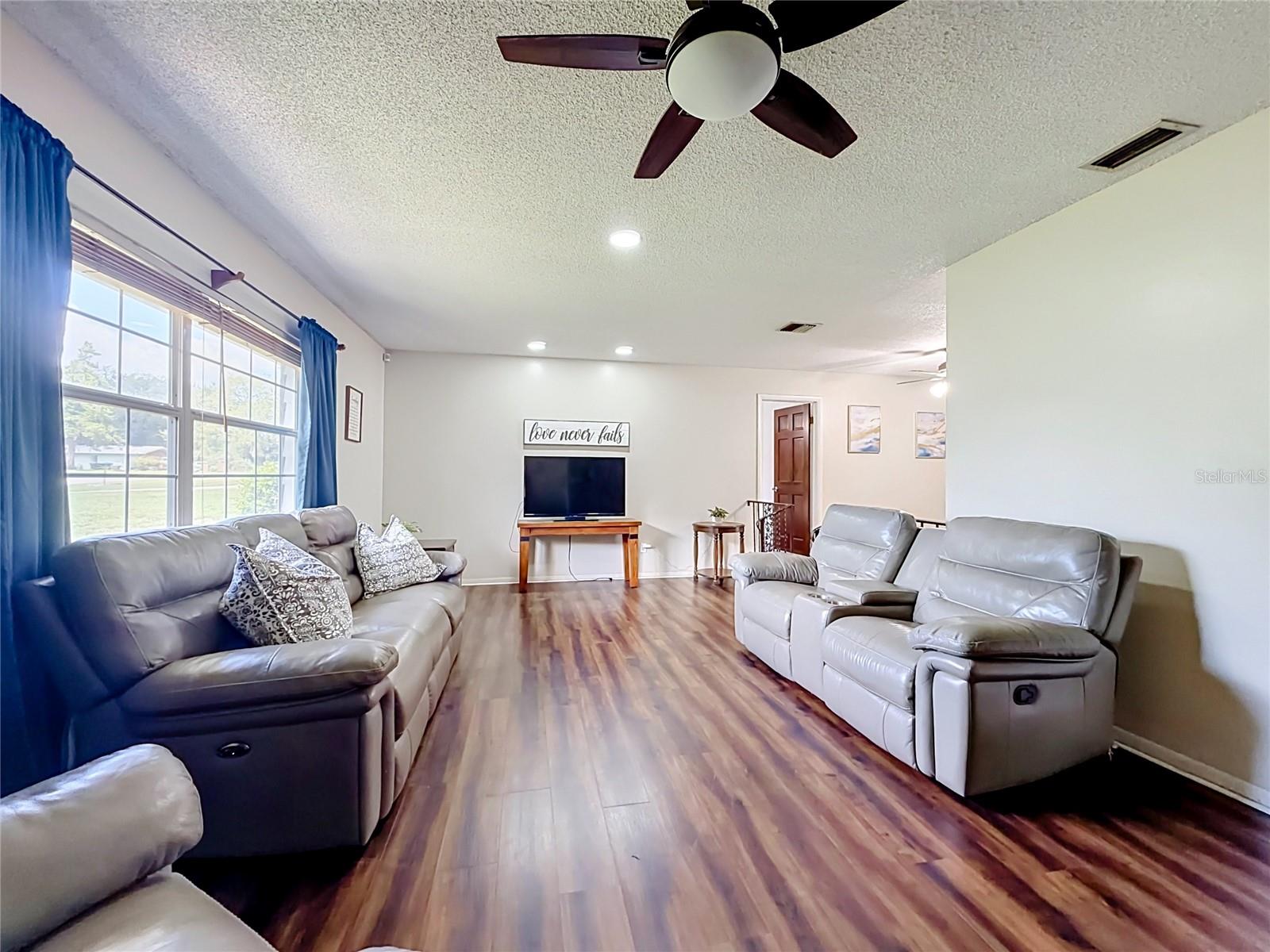 6313 Wynglow Ln, Orlando, FL 32818 photo