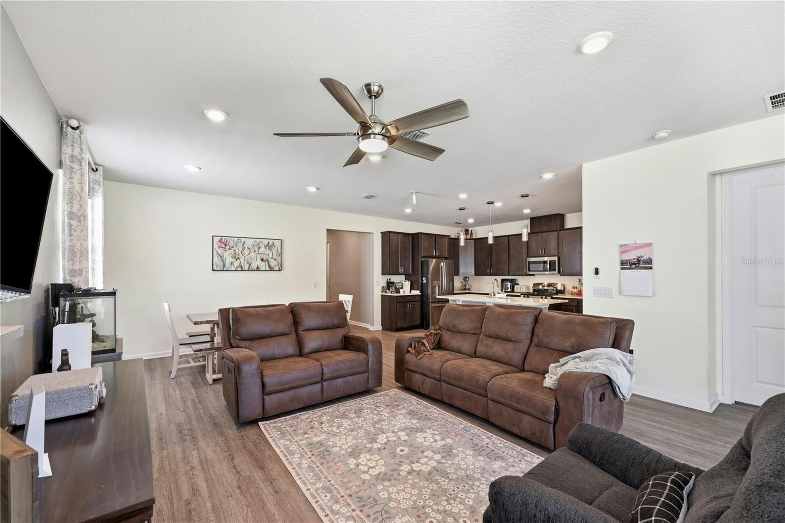 4005 Swan Goose Ct, Okahumpka, FL 34762 photo