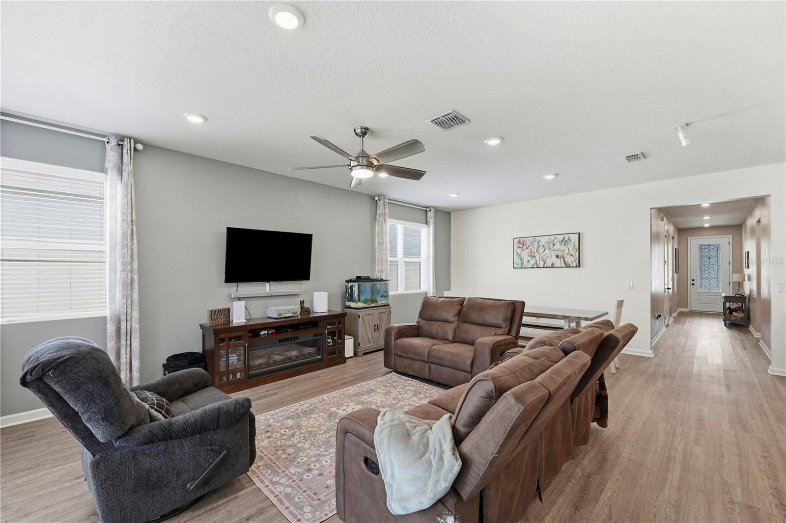 4005 Swan Goose Ct, Okahumpka, FL 34762 photo