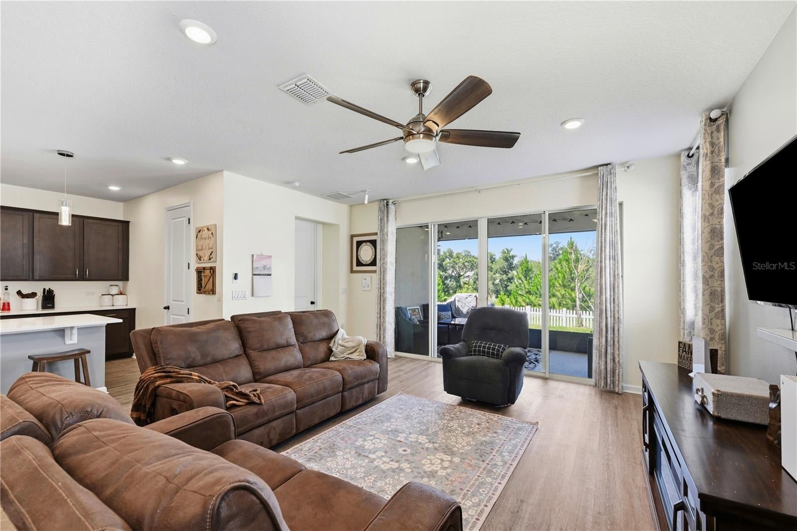 4005 Swan Goose Ct, Okahumpka, FL 34762 photo