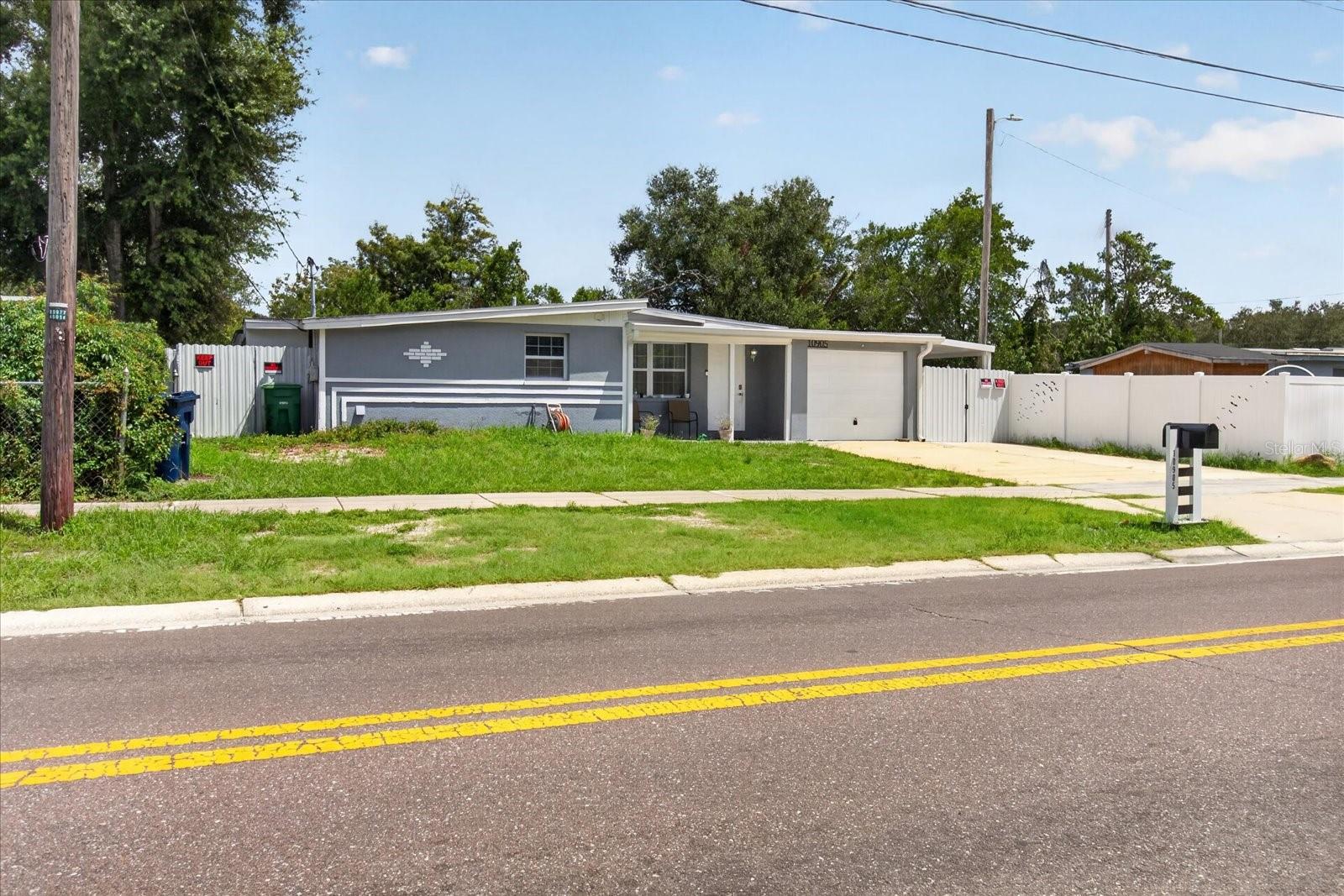 10905 N 22 St, Tampa, FL 33612 photo