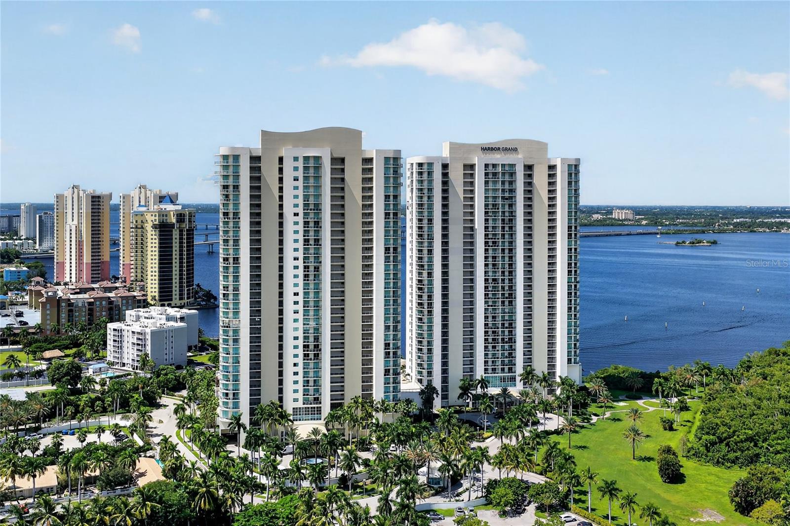 3000 Oasis Grand Blvd, Fort Myers, FL 33916