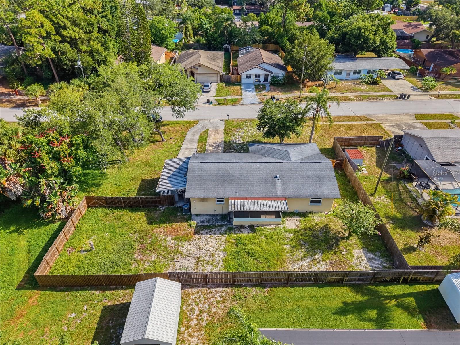 1116 E Oakwood St, Tarpon Springs, FL 34689 photo