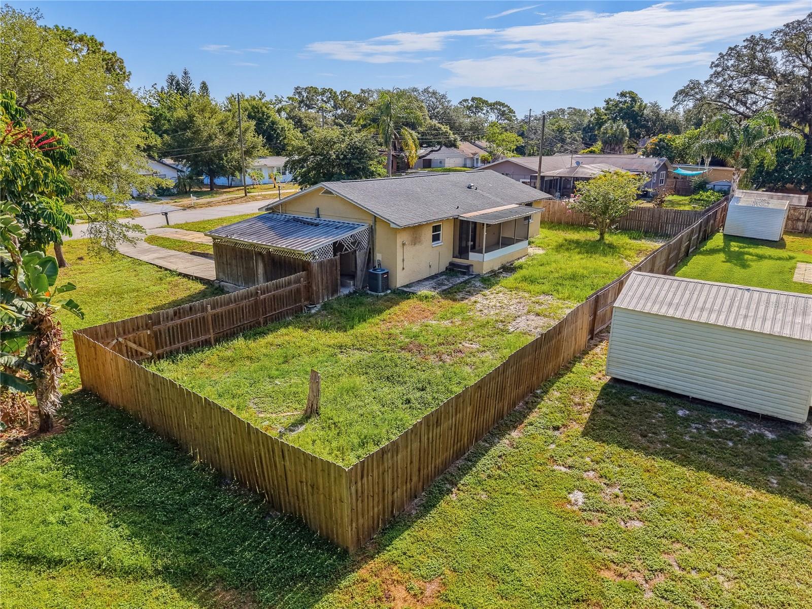1116 E Oakwood St, Tarpon Springs, FL 34689 photo