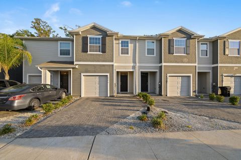 Townhouse in NEWBERRY FL 13775 NW 9TH ROAD.jpg