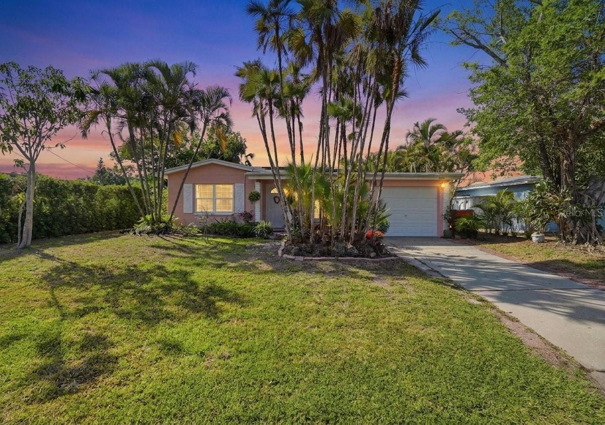 6650 Hibiscus Ave, South Pasadena, FL 33707