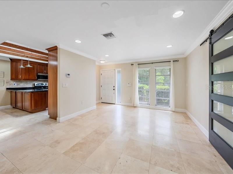 2499 Hillview St, Sarasota, FL 34239 photo