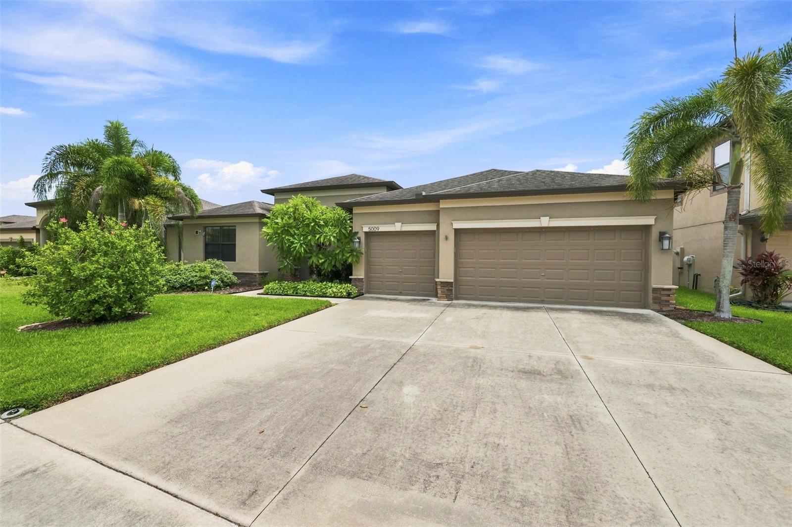 5009 Jagged Cloud Dr, Wimauma, FL 33598 photo