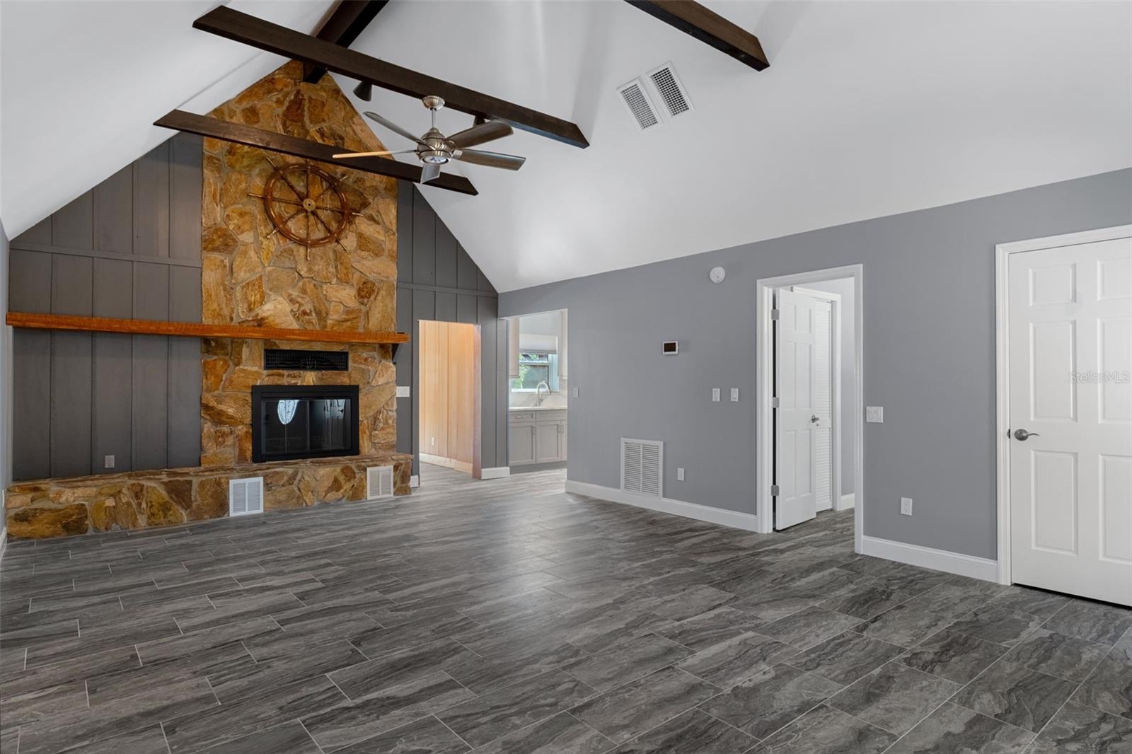 11870 W Riverhaven Dr, Homosassa, FL 34448 photo