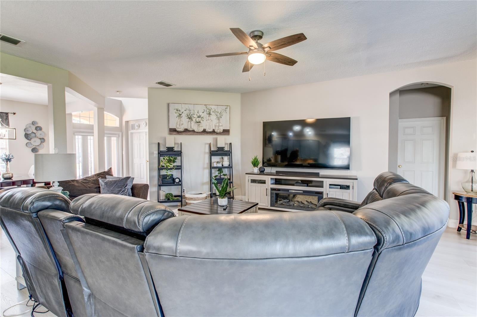 1551 Amaryllis Cir, Orlando, FL 32825 photo