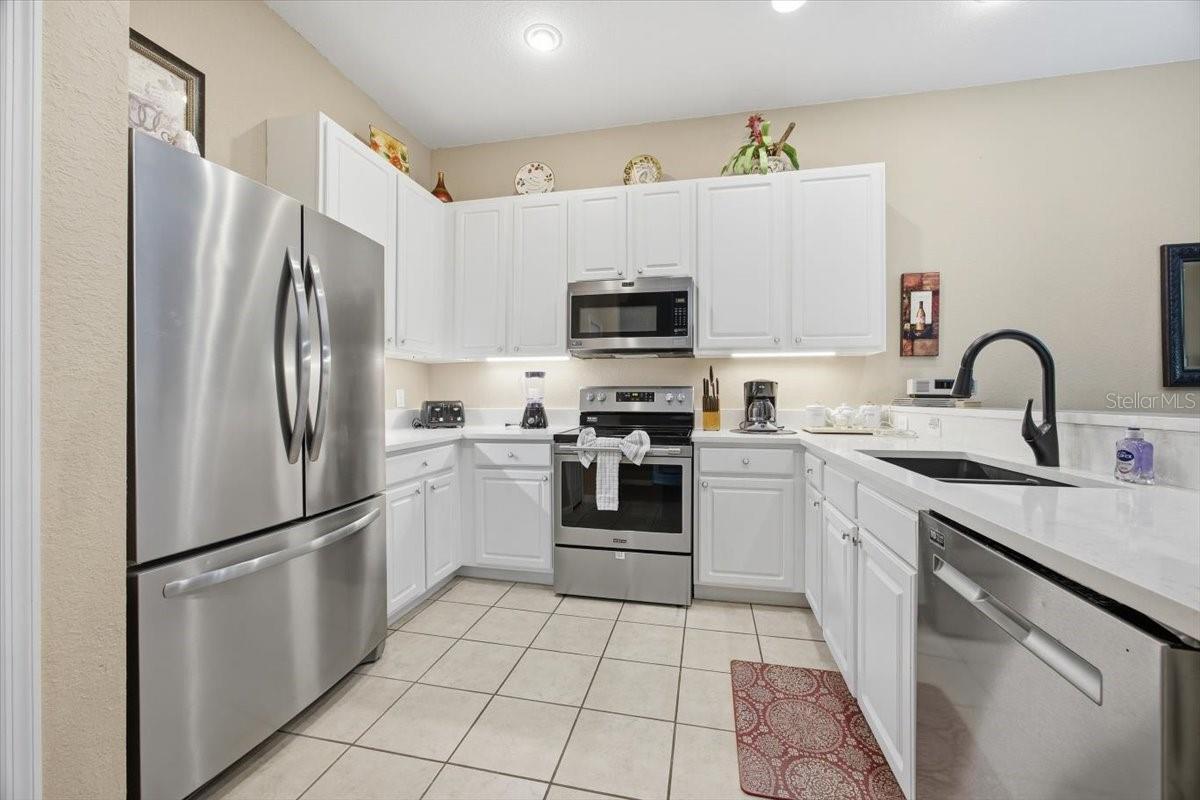808 Lucaya Loop, Davenport, FL 33897 photo