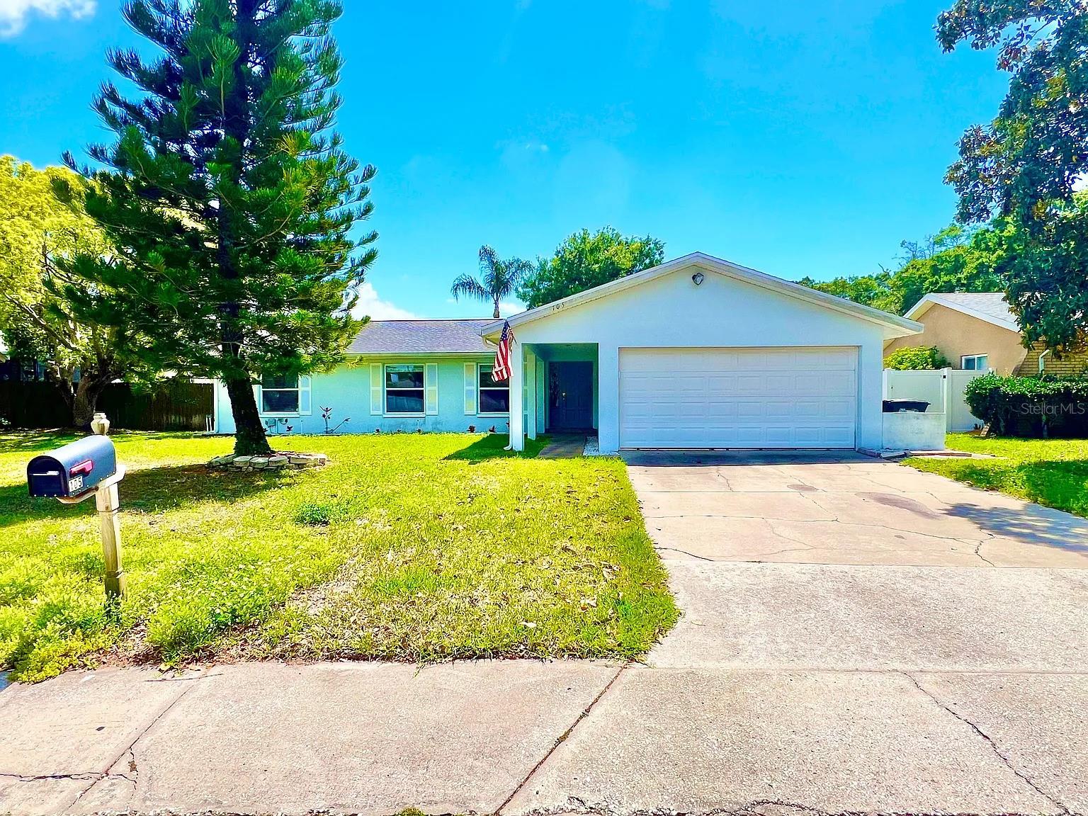 105 Bay Hills Blvd, Safety Harbor, FL 34695