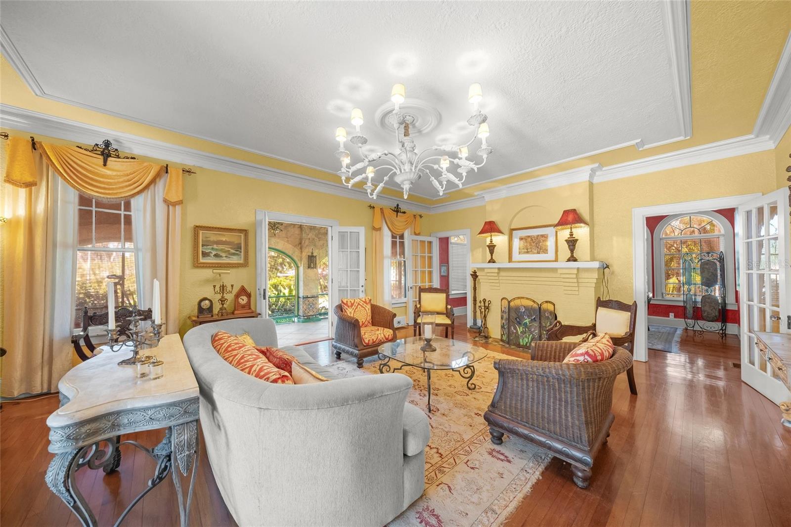 2830 Bay Shore Cir, Sarasota, FL 34234 photo