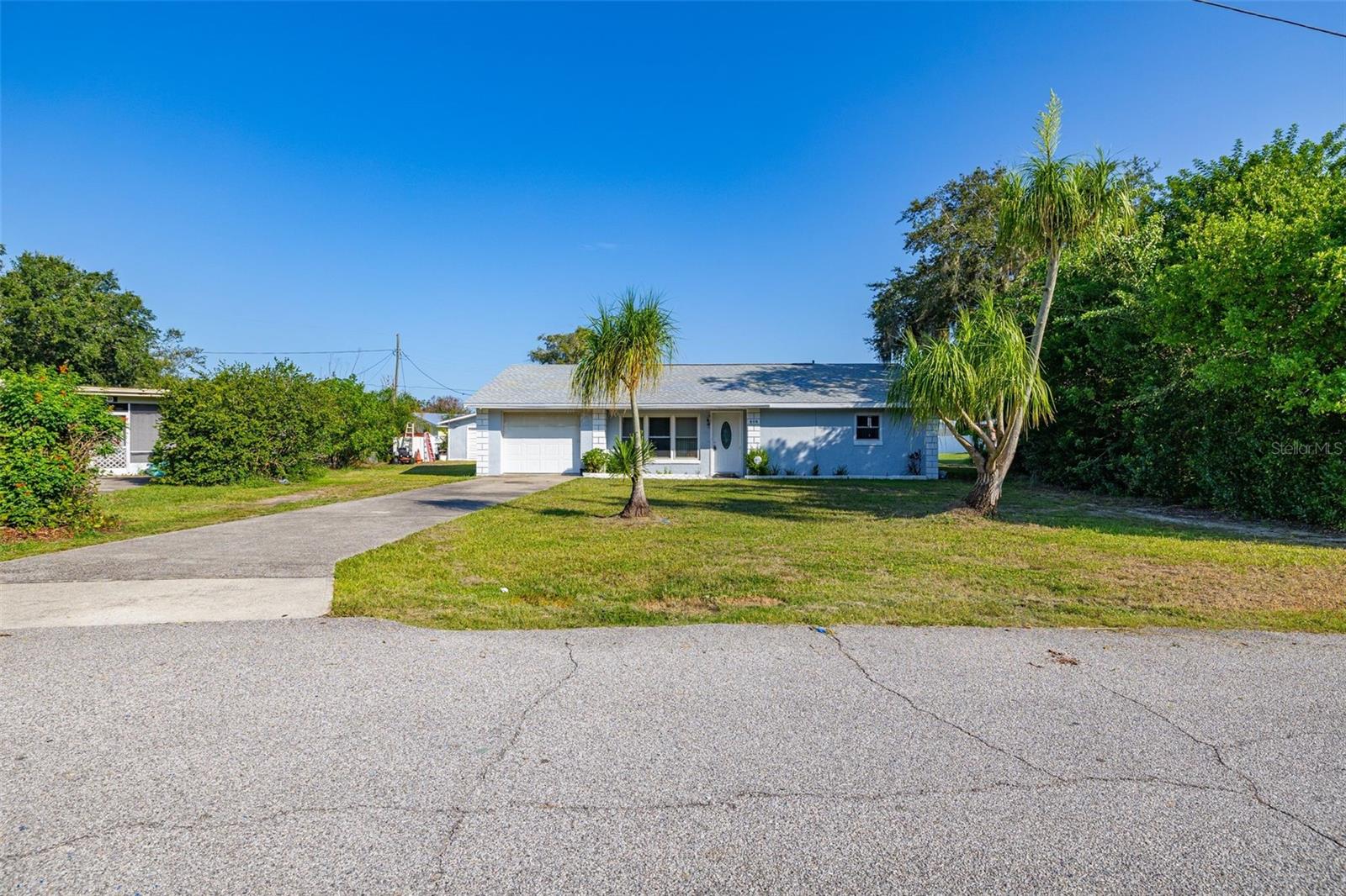 608 Cherokee Cir, Avon Park, FL 33825 photo