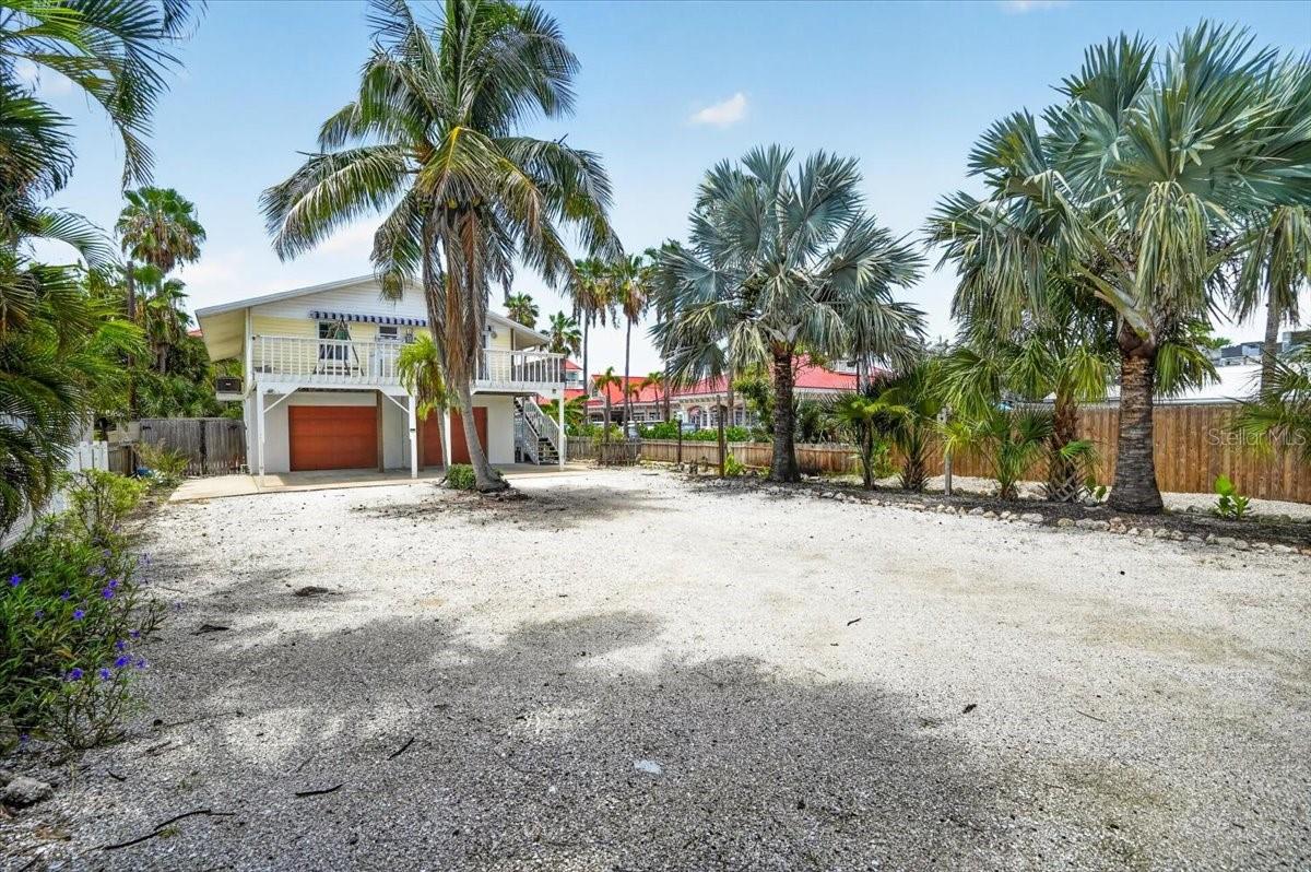 524 Spring Ave, Anna Maria, FL 34216 photo