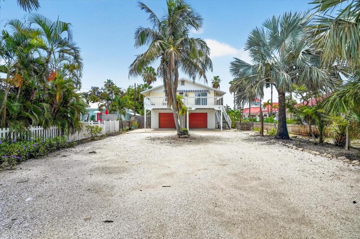 524 Spring Ave, Anna Maria, FL 34216 photo