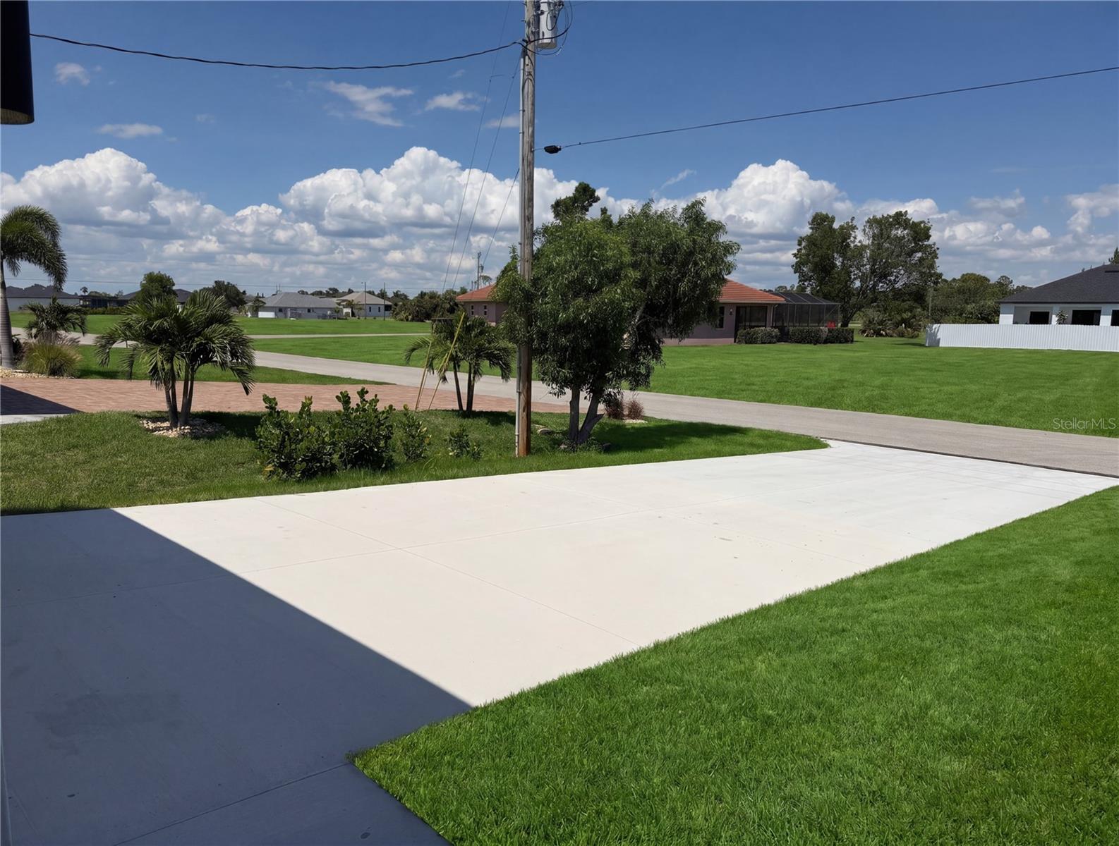 2725 Embers Pkwy, Cape Coral, FL 33993 photo