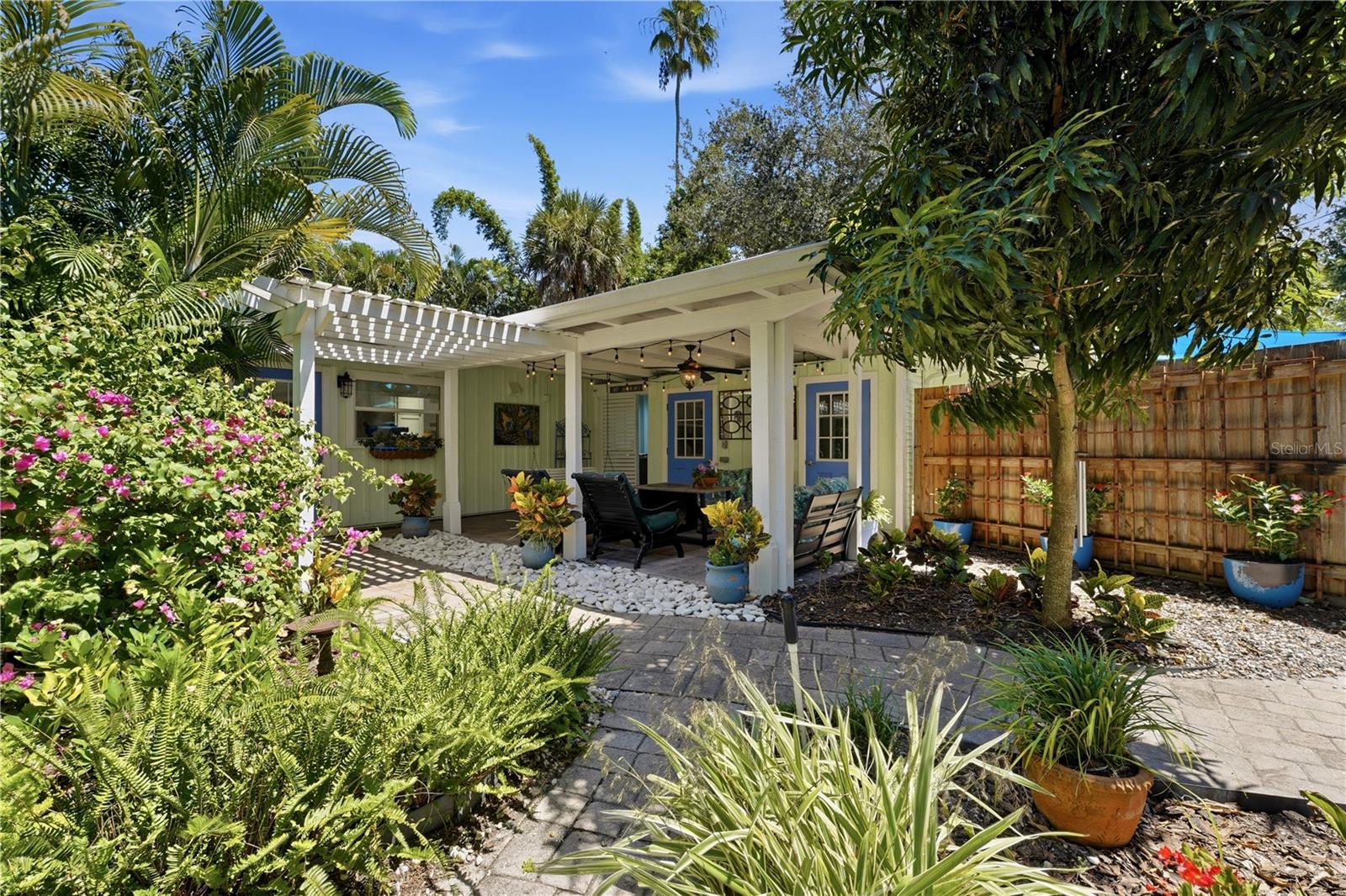 3424 Oak Dr, Sarasota, FL 34239