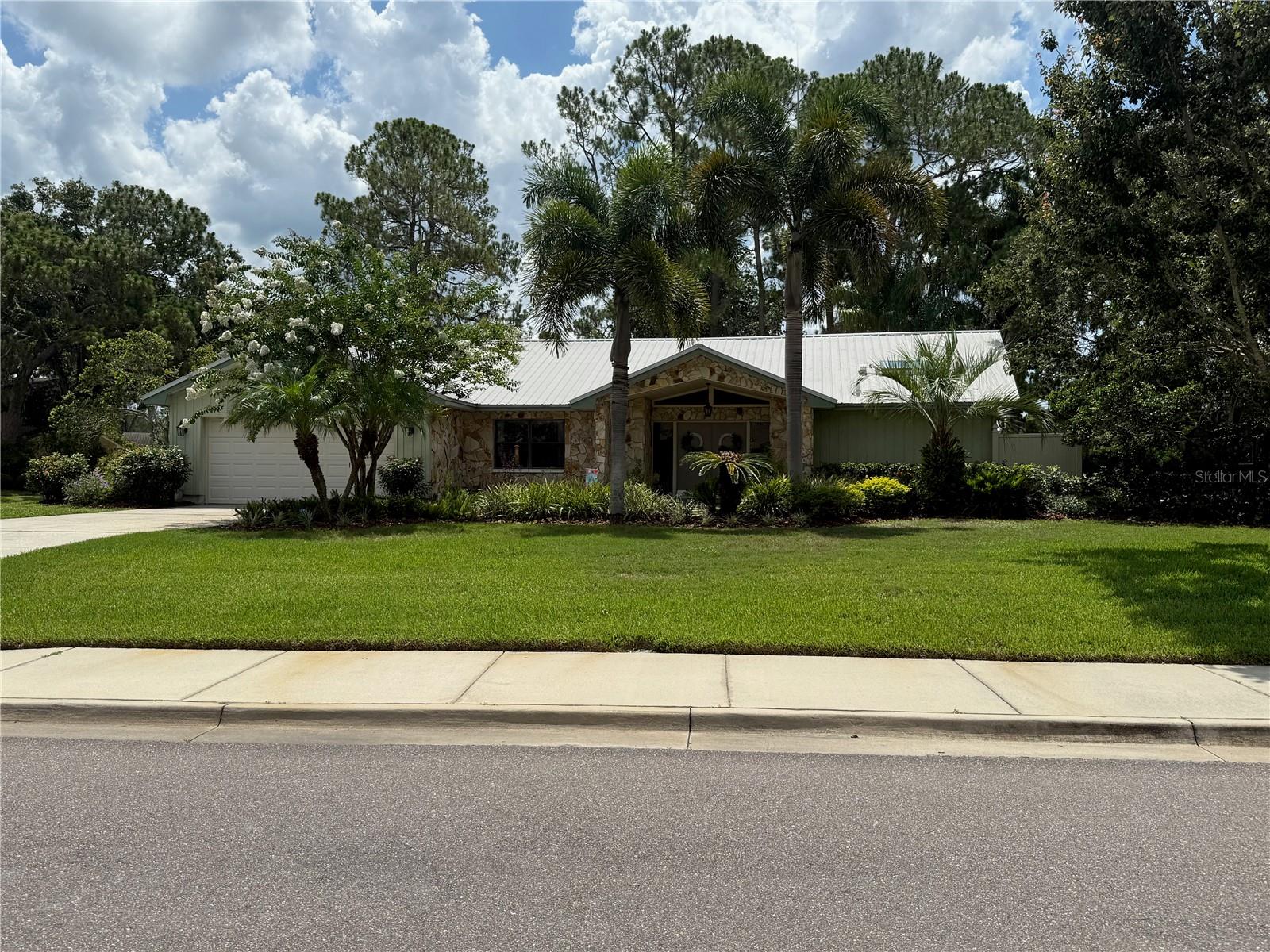 2215 Toniwood Ln, Palm Harbor, FL 34685 photo