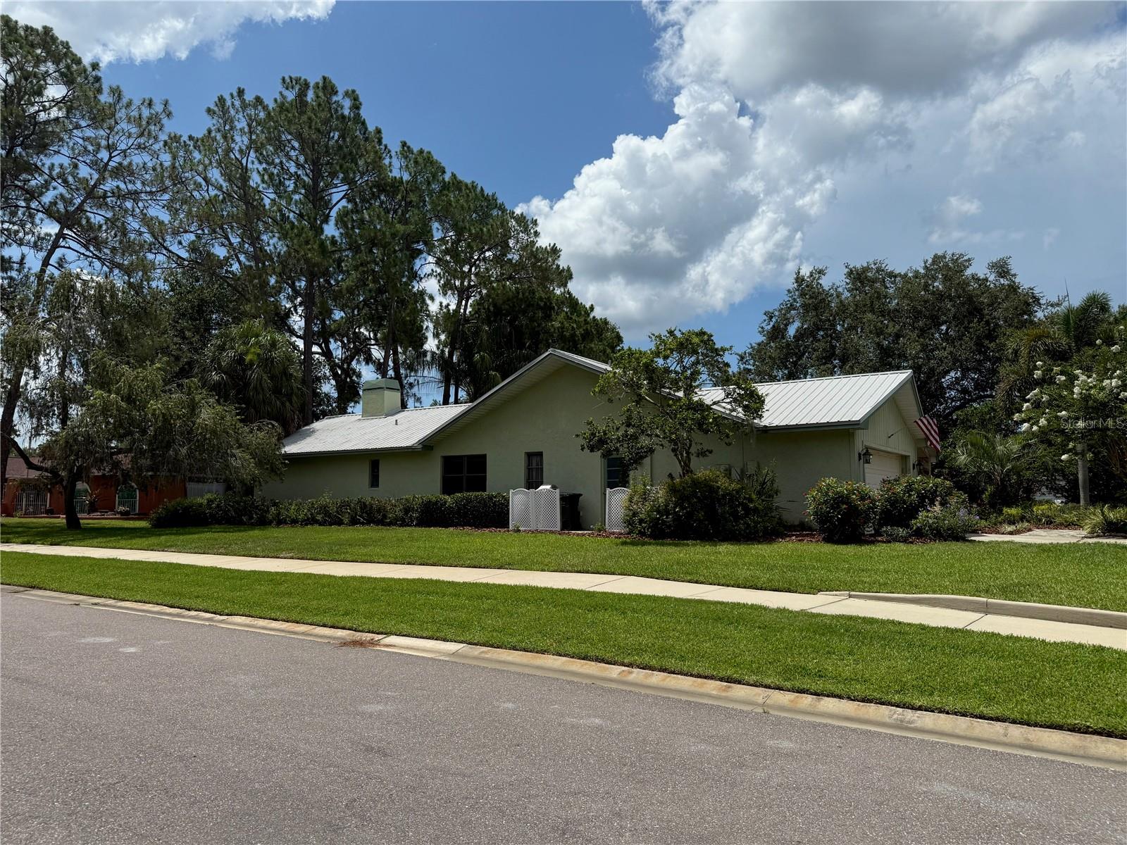 2215 Toniwood Ln, Palm Harbor, FL 34685 photo