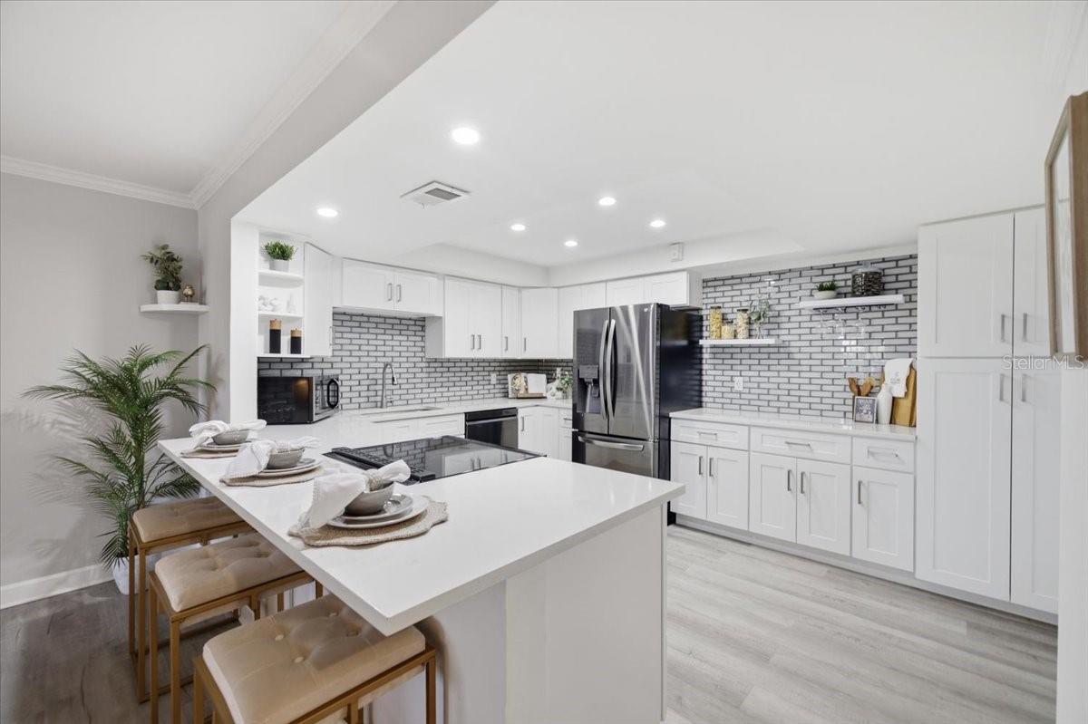 4908 38 Way #401, Saint Petersburg, FL 33711 photo
