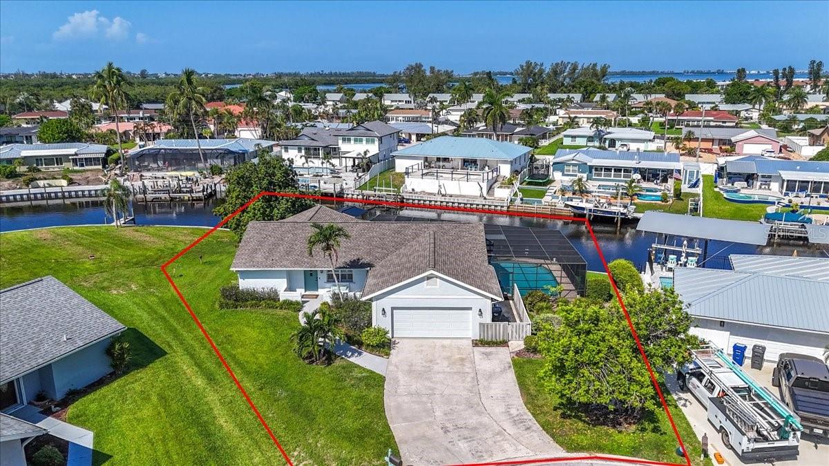5016 Mangrove Point Rd, Bradenton, FL 34210