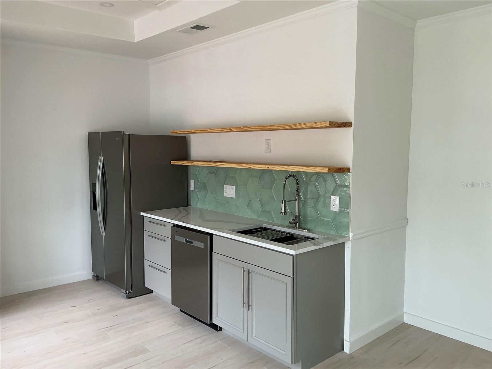 502 Magellan Dr, Sarasota, FL 34243 photo