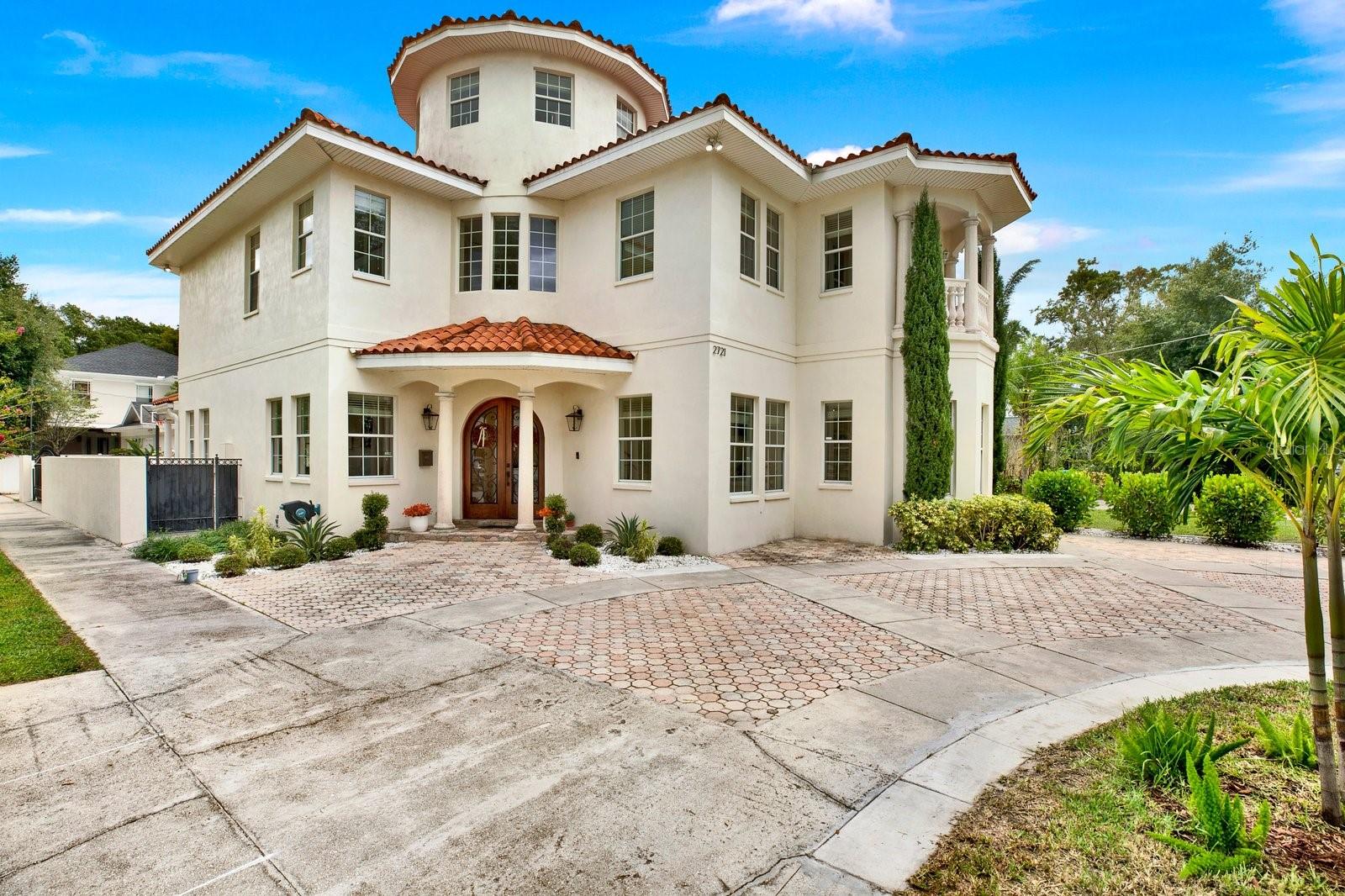 2721 Royal Ct, Tampa, FL 33602