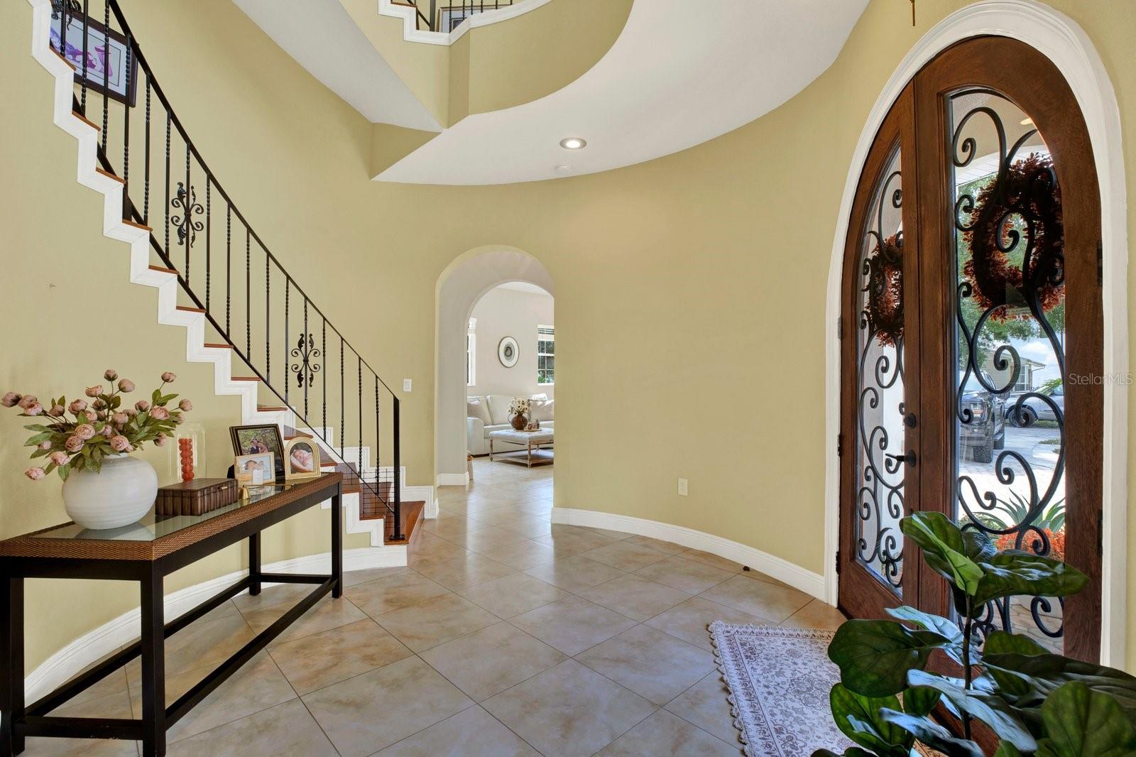 2721 N Royal Ct, Tampa, FL 33602 photo