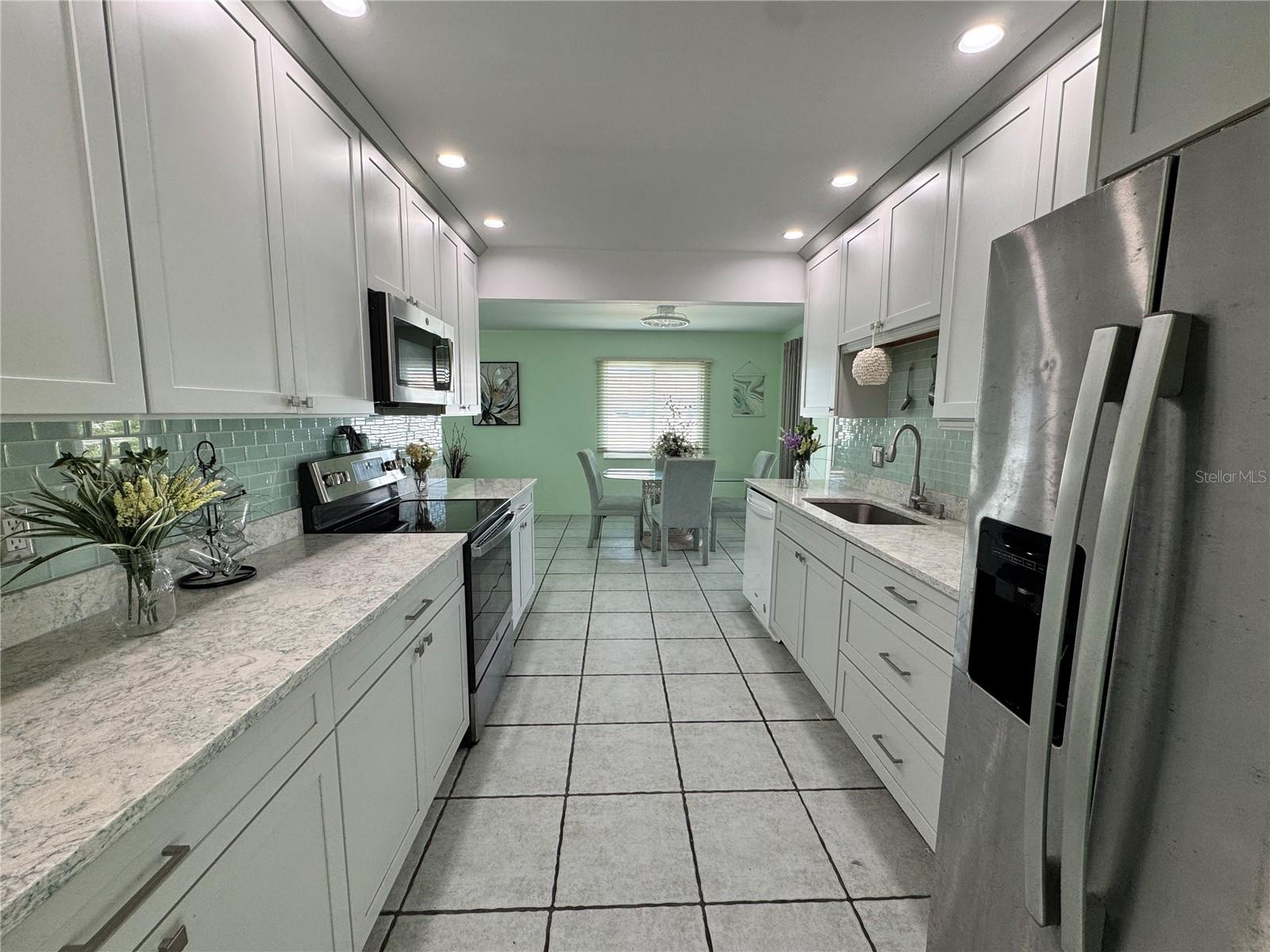 1048 Porpoise Rd, Venice, FL 34293 photo